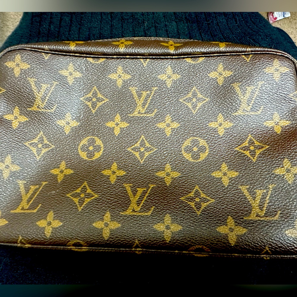AUTHENTIC Louis Vuitton makeup bag
